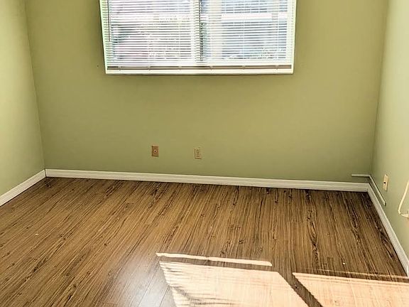 4th image of 100 Silver Beach Ave