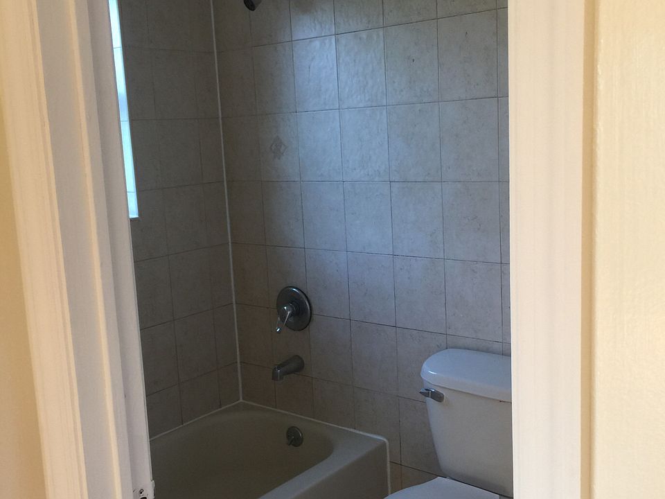2nd image of 1349 Franklin Ave APT 4D