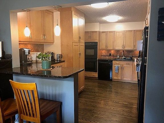 Kitchen with Bar