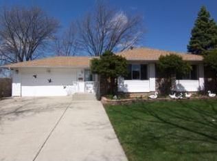 708 Krause Ave, Streamwood, IL 60107