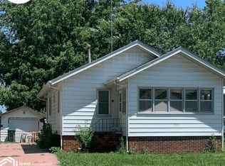 711 N Elm St, Creston, IA 50801