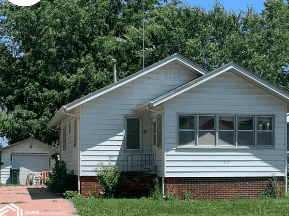 711 N Elm St, Creston, IA 50801