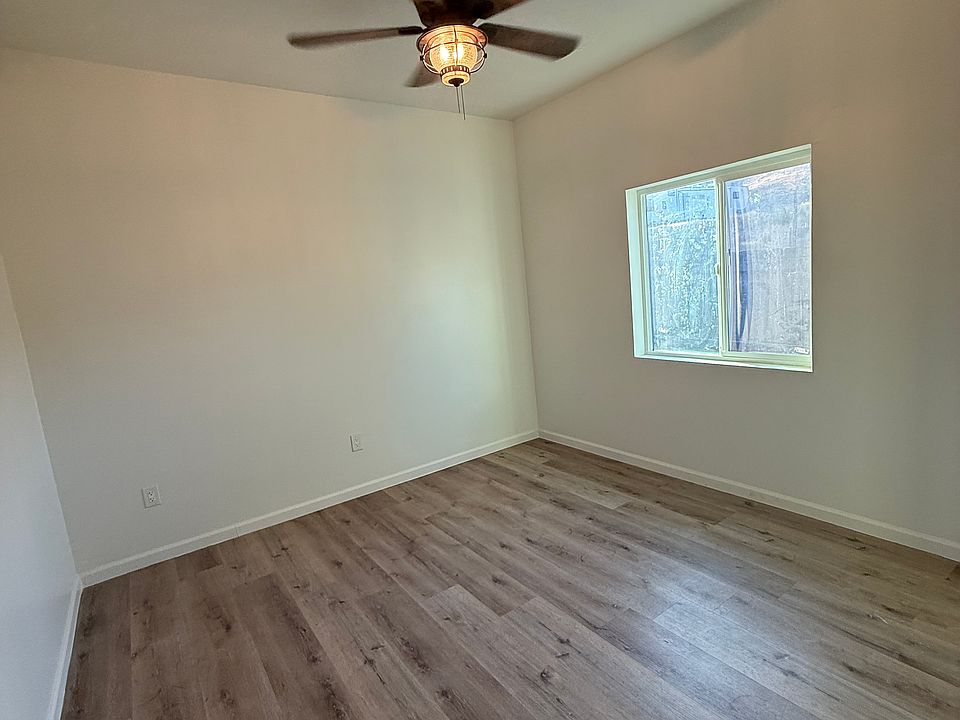 1st image of 3583 Lindsay St