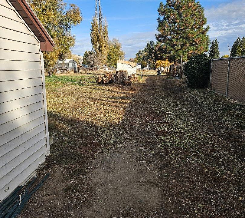 2nd image of 3039 Altamont Dr
