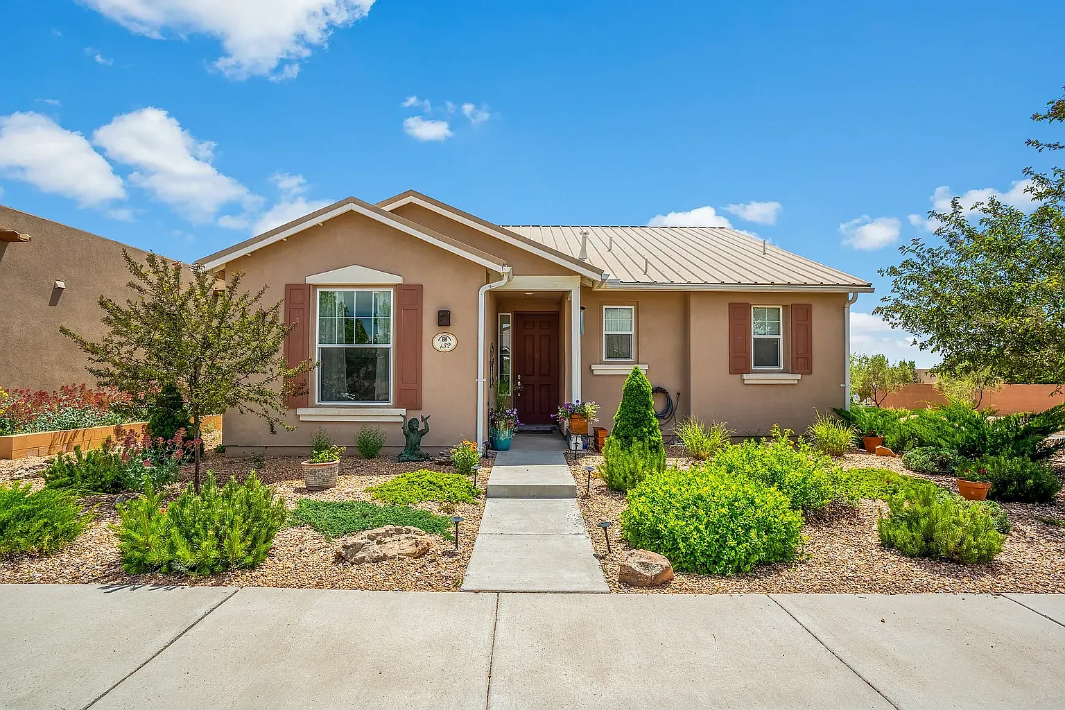 3 bed, 1576 sqft, $3,400 — Photo 1