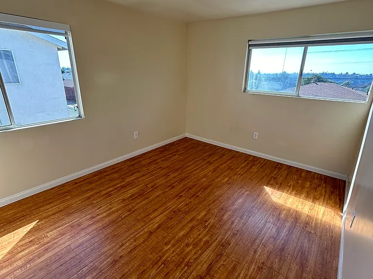 2324-28 W Jewett St #2330 — Photo 7