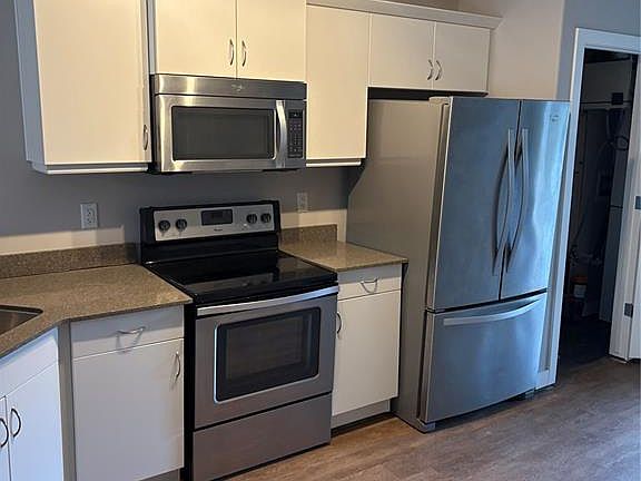 4th image of 2034 St John STREET