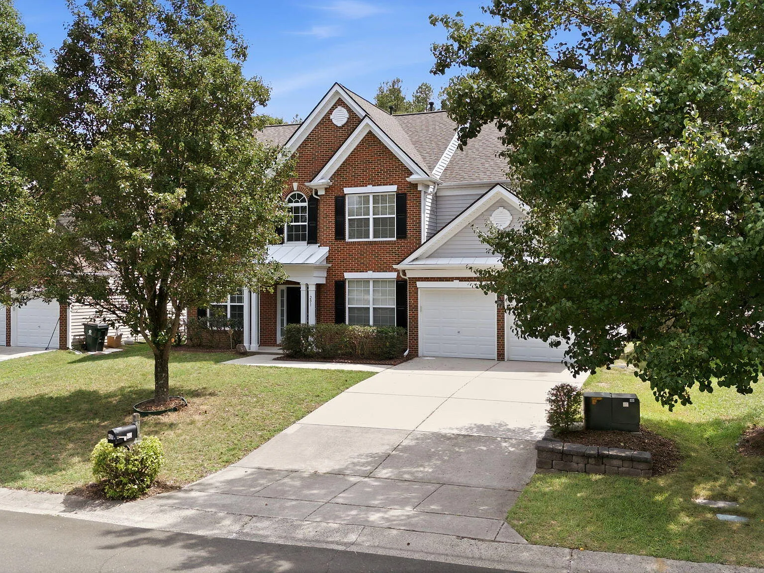 4 bed, 2.5 bath, 2550 sqft, $2,795 — Photo 1