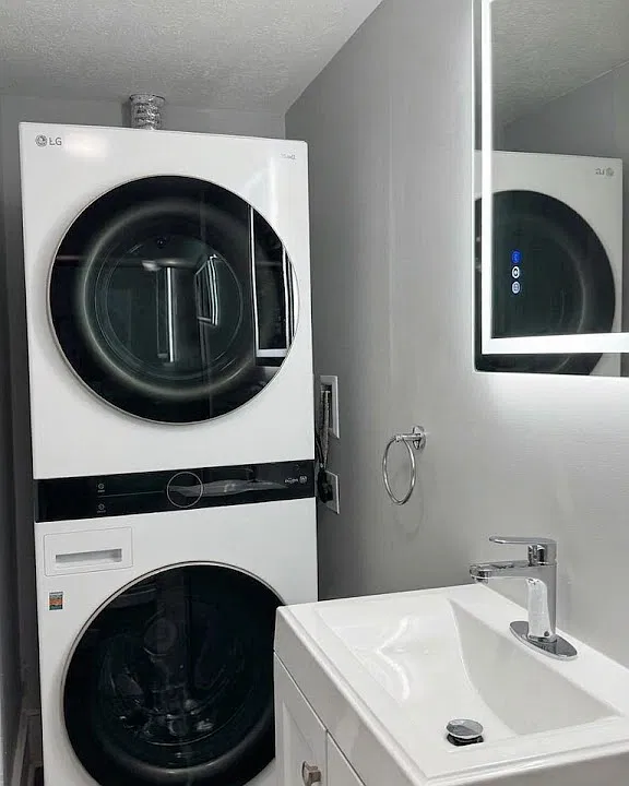 Laundry /5 Bath