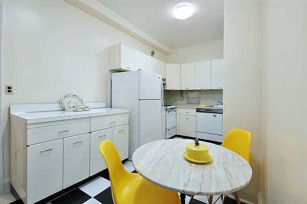 Sold by Corcoran | media 21