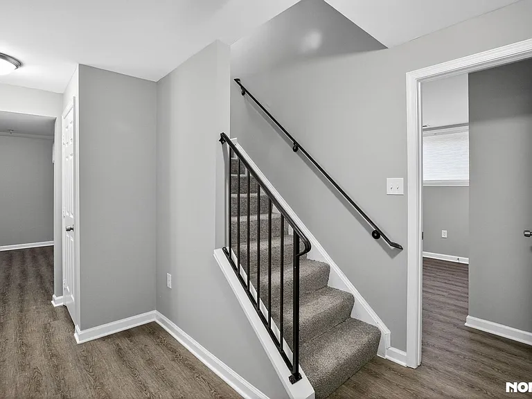 7 Hickory St — Photo 28