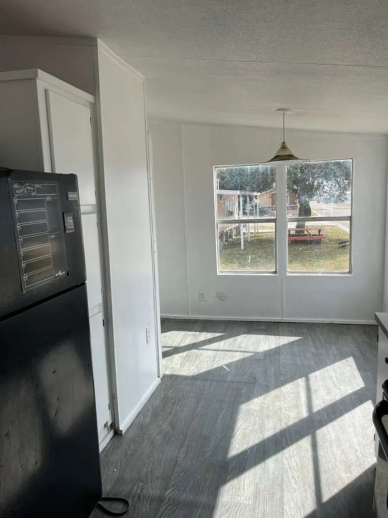 Southern Breeze Mobile Home Park — Photo 1