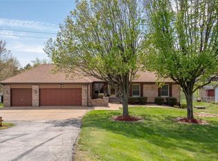 842 Kinswood Ln, Saint Louis, MO 63129