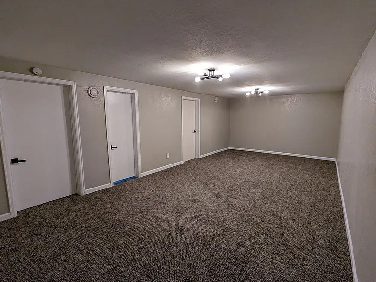 607 N Logan Ave — Photo 12