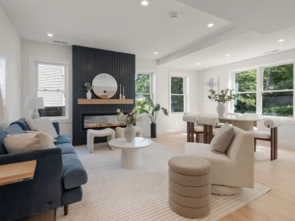 144-146 Webster St #144, Arlington, MA 02474