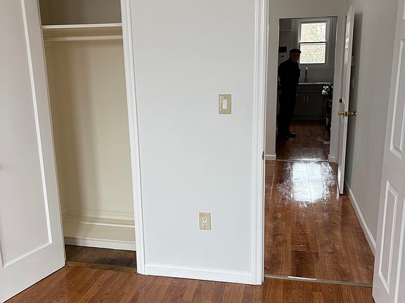 3rd image of 3234 Kennedy Blvd