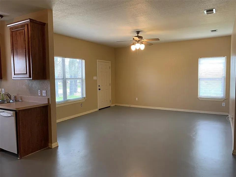 196 Cuba Rd #100