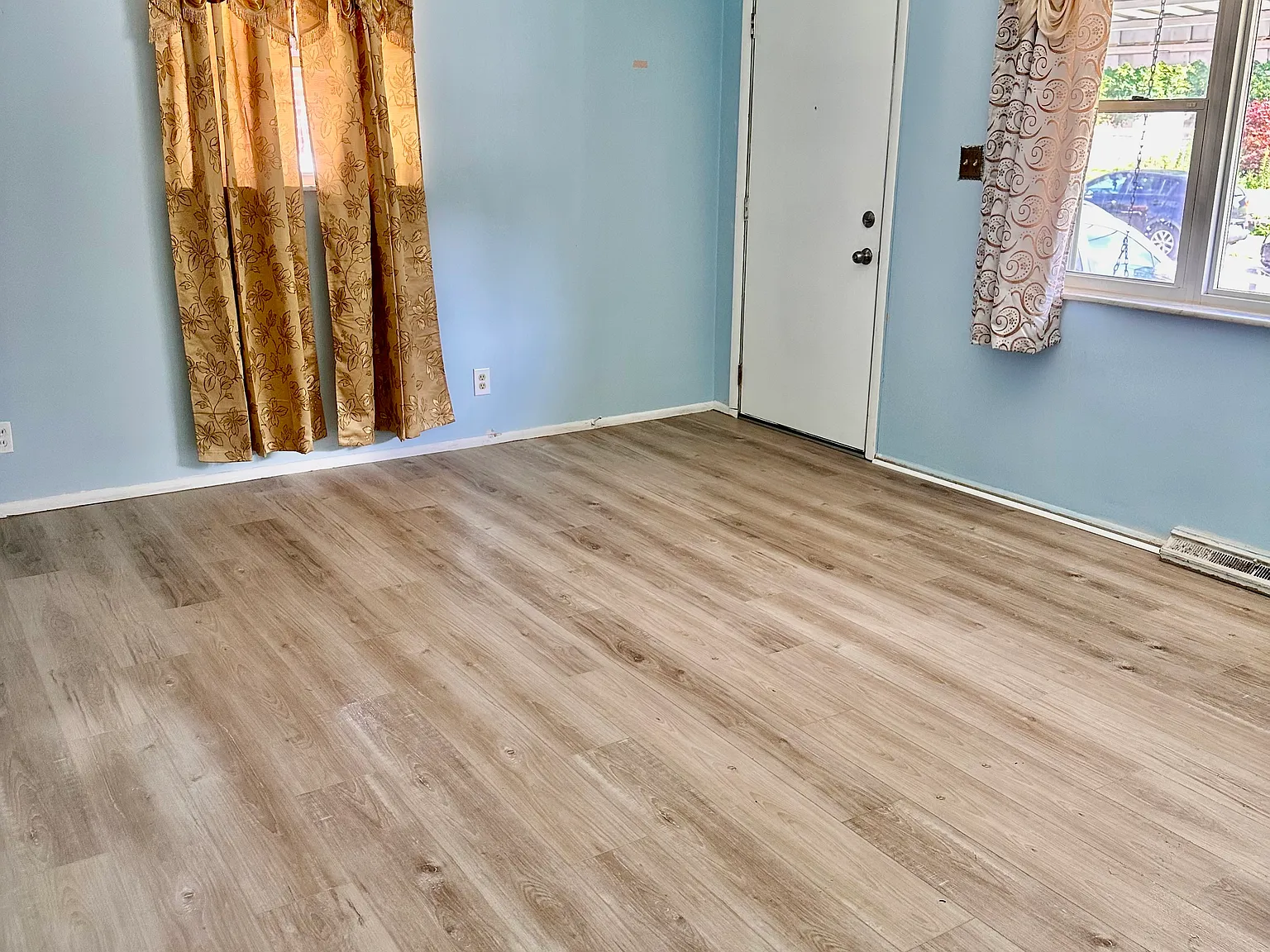 2498 Garrison Dr — Photo 3