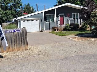 415 W 2nd St, Miltonvale, KS 67466