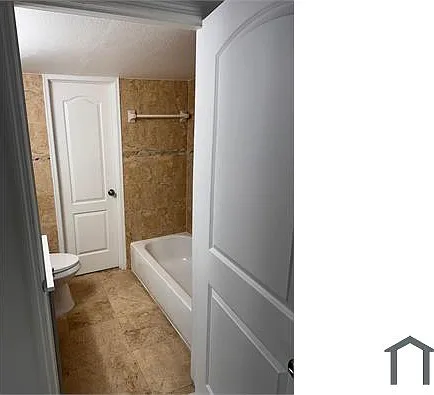 14860 NE 6th Ave — Photo 5