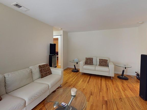 5th image of 654 W End Dr #654