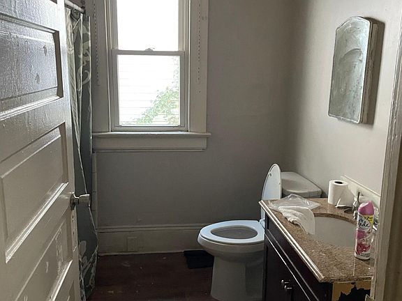 3rd image of 112 S Tillery St #112