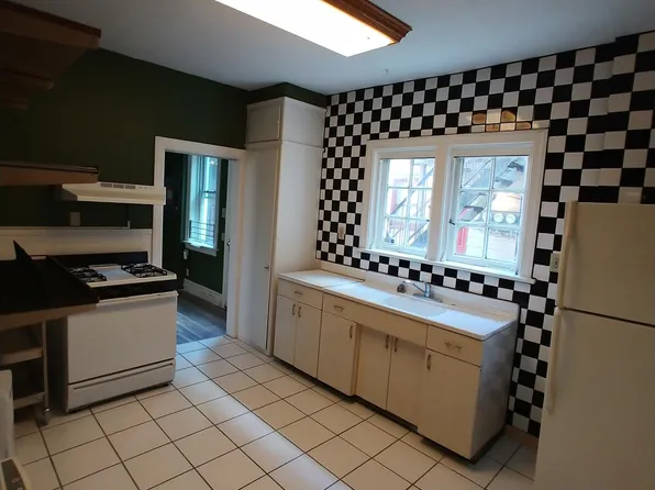 707 N 2nd St APT 2, Harrisburg, PA 17102