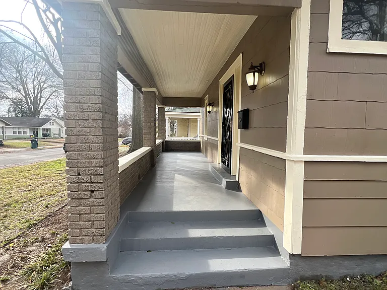 1994 Manila Ave — Photo 3