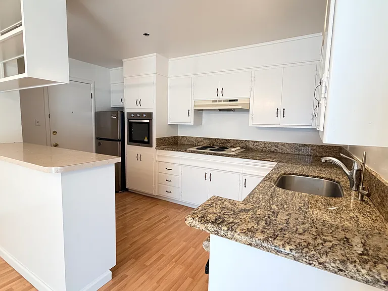 151 S Magnolia Ave #9 — Photo 2