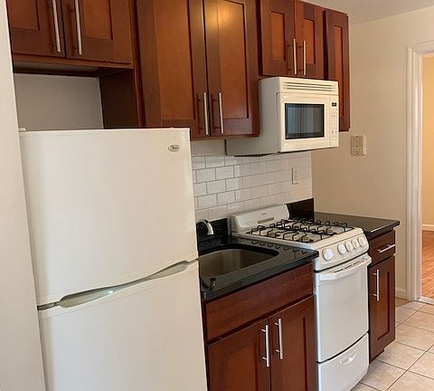 5th image of 244 W 16th St APT 5RE