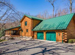 E9122 Oakleaf Ln, Wisconsin Dells, WI 53965