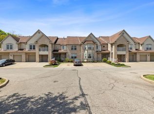 831 Neeb Rd APT 2, Cincinnati, OH 45233