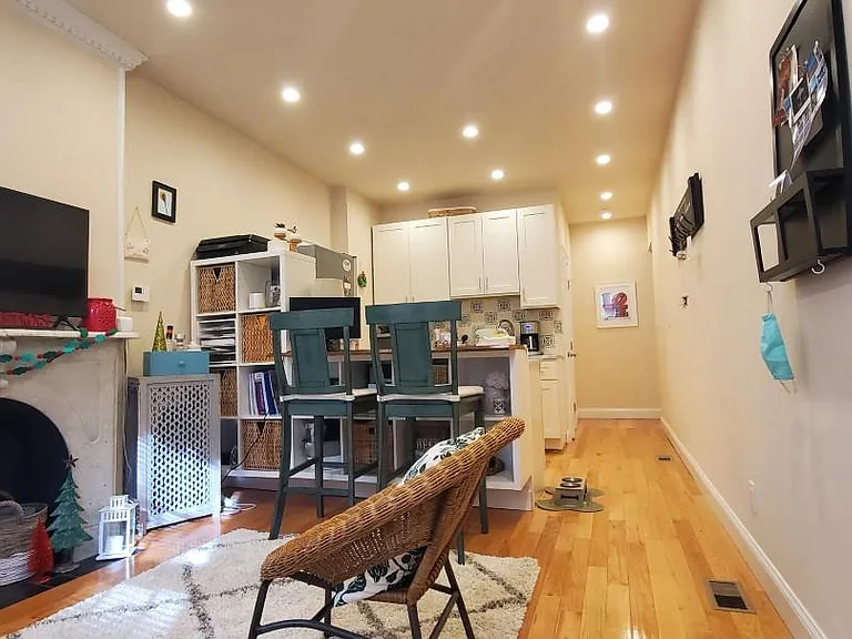 2213 Pine St #A — Photo 1