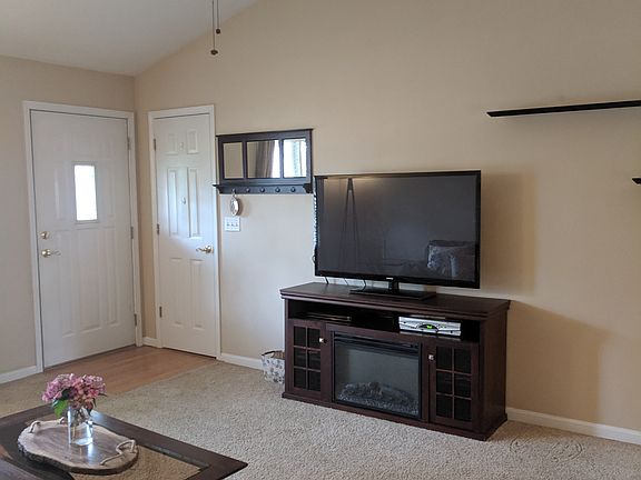 3rd image of 4055 Hedgewood Ct