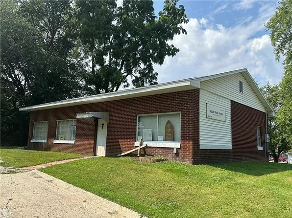 305 Walcott St, Paris, IL 61944
