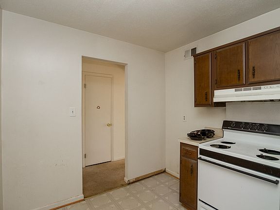 5th image of 2251 Sedgewick Dr