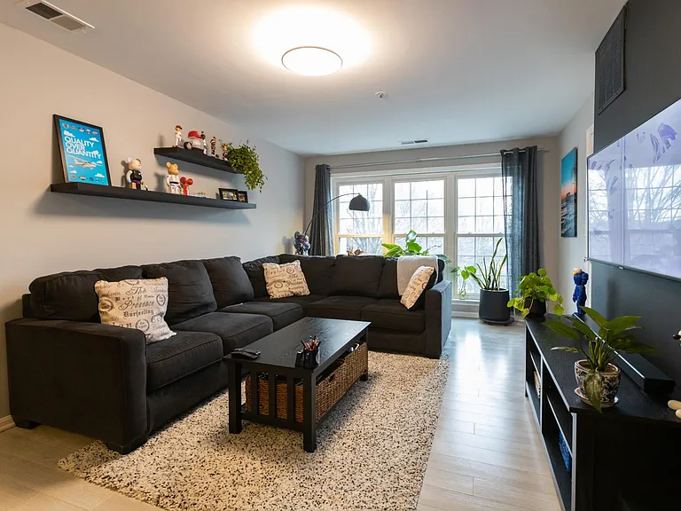 240 S Reynolds St #309 — Photo 2