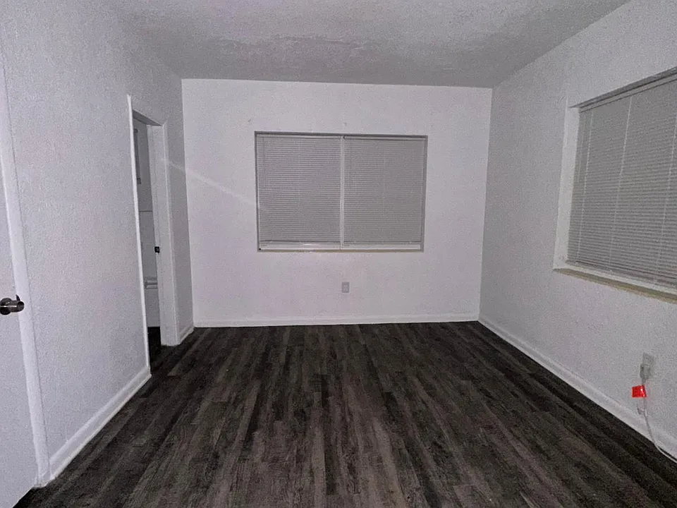 5500 N Miami Ave #9