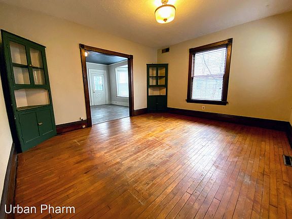 4th image of 719 Livingston Ave NE #1