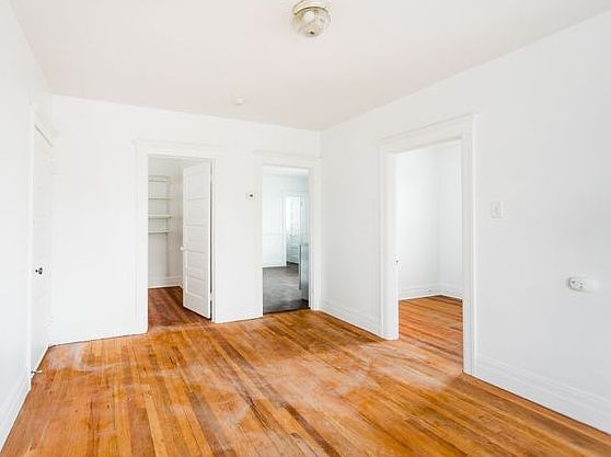 2nd image of 3053 Evaline St #1
