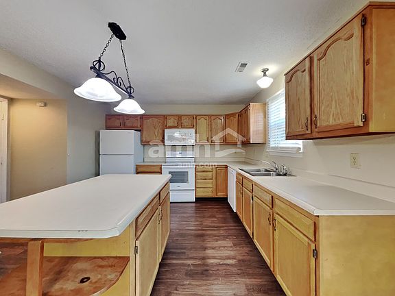 3rd image of 7411 Cordova Dr