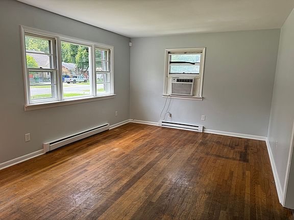 2nd image of 1402 New York Ave