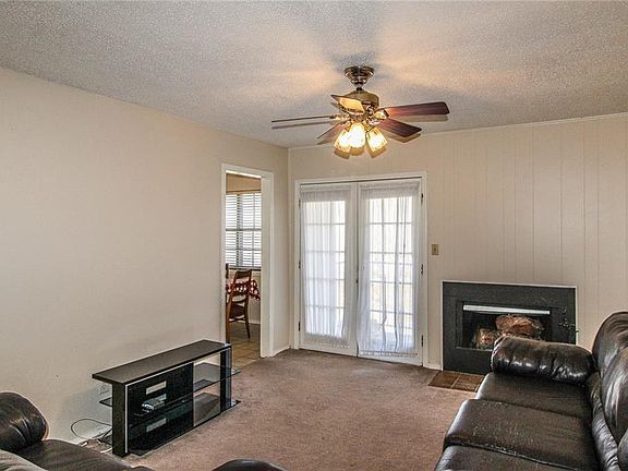 4th image of 1813 E Lindsey St APT 2