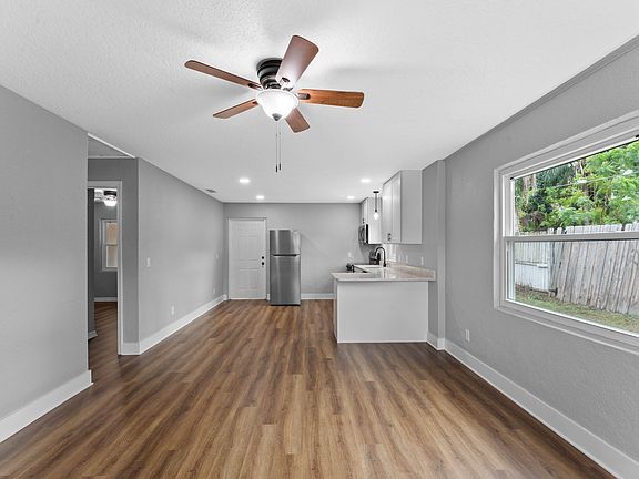 3rd image of 2443 S Mills Ave