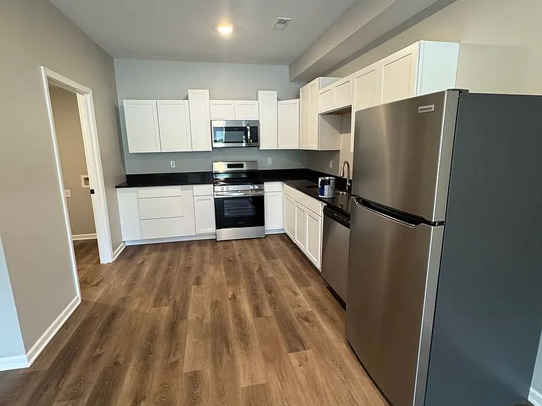 1301 McKee St — Photo 31