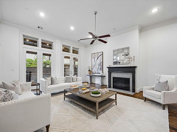 3rd image of 5612 Darling St