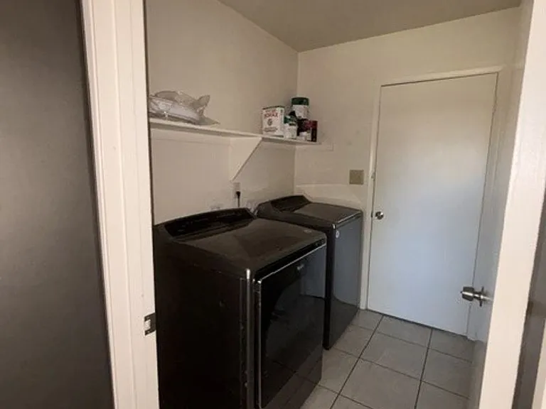 2618 W Knowles Ave — Photo 9