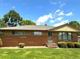 2806 Sherwood Dr, Parma, OH 44134