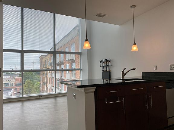 5th image of 444 W Broad St Unit 635