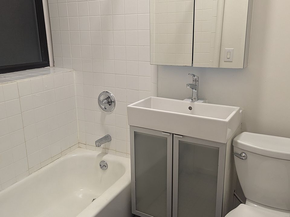 1st image of 254 1st Ave #15